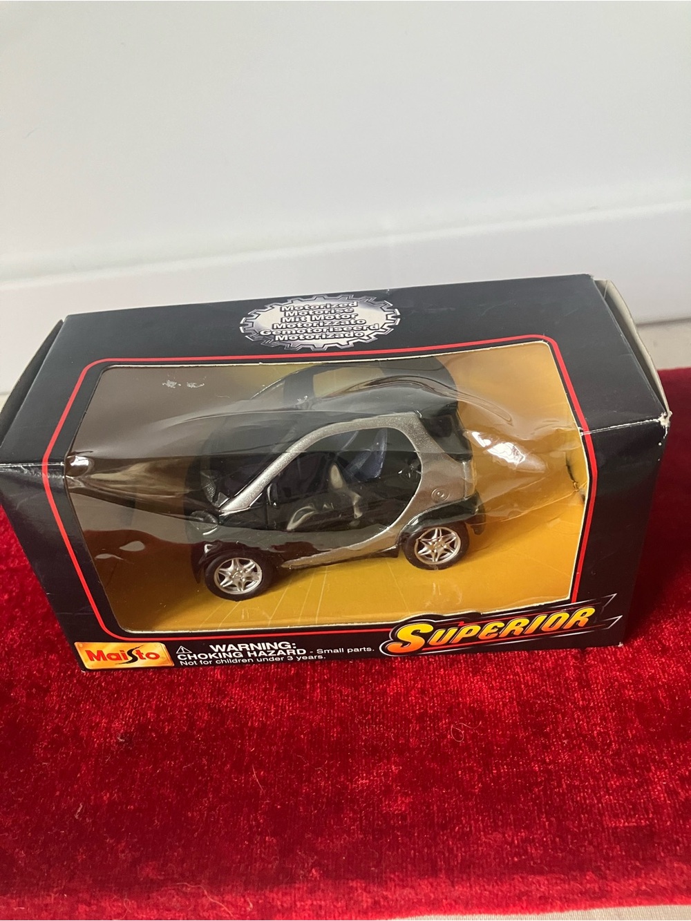 Maisto Superior Smart ForTwo City-Coupe 1:33 Diecast Pull Back Car NIB Silver.